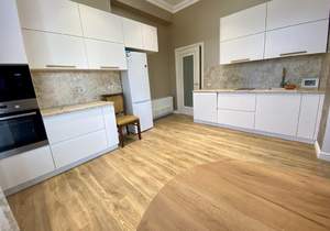 4-к квартира, вторичка, 150м2, 2/14 этаж