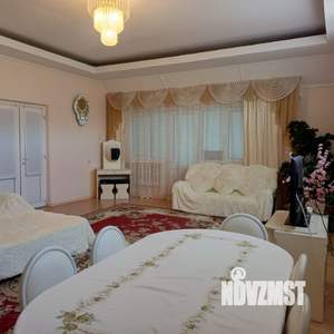2-к квартира, вторичка, 136м2, 5/5 этаж