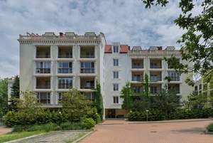 Студия квартира, вторичка, 108м2, 3/6 этаж