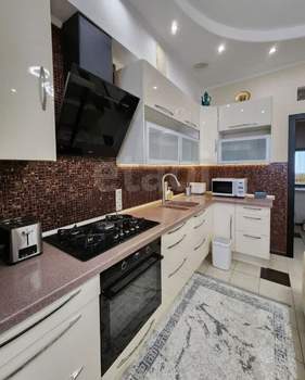 2-к квартира, вторичка, 80м2, 3/3 этаж