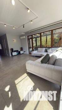 3-к квартира, вторичка, 140м2, 1/4 этаж