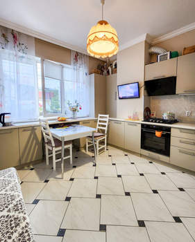 2-к квартира, вторичка, 72м2, 1/5 этаж