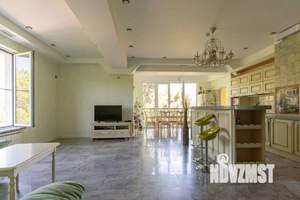 3-к квартира, вторичка, 266м2, 3/6 этаж