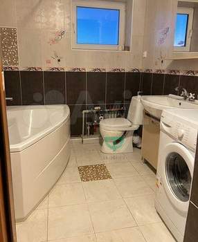 2-к квартира, вторичка, 70м2, 3/3 этаж