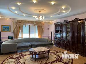 4-к квартира, вторичка, 145м2, 3/4 этаж