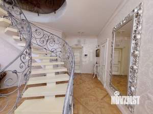 4-к квартира, вторичка, 169м2, 10/11 этаж