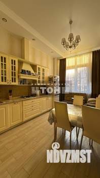 2-к квартира, вторичка, 63м2, 1/6 этаж