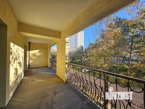 Студия квартира, вторичка, 67м2, 2/6 этаж