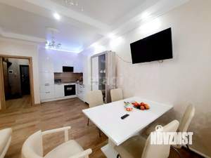 2-к квартира, вторичка, 74м2, 1/6 этаж