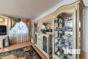 3-к квартира, вторичка, 145м2, 1/4 этаж