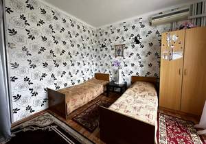 3-к квартира, вторичка, 85м2, 1/1 этаж