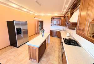 4-к квартира, вторичка, 145м2, 3/5 этаж