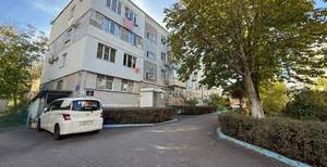 3-к квартира, вторичка, 61м2, 1/4 этаж