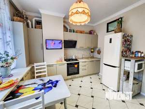 2-к квартира, вторичка, 72м2, 1/5 этаж