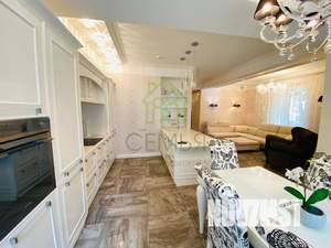 2-к квартира, вторичка, 134м2, 2/5 этаж