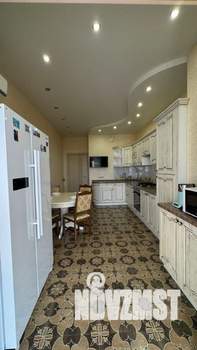 3-к квартира, вторичка, 98м2, 8/9 этаж