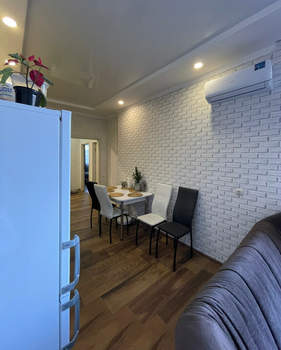 2-к квартира, вторичка, 65м2, 1/7 этаж