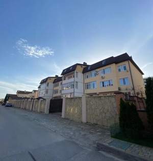 3-к квартира, вторичка, 95м2, 2/4 этаж