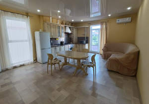 2-к квартира, вторичка, 80м2, 2/4 этаж