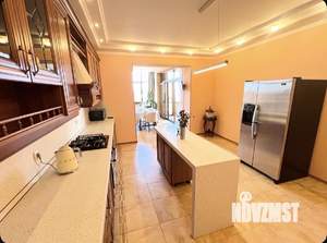 4-к квартира, вторичка, 145м2, 3/5 этаж