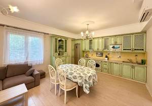 2-к квартира, вторичка, 79м2, 1/5 этаж
