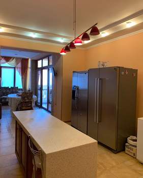 4-к квартира, вторичка, 145м2, 3/4 этаж