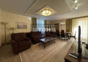 4-к квартира, вторичка, 210м2, 2/6 этаж