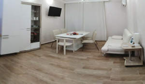 2-к квартира, вторичка, 74м2, 1/6 этаж