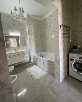 4-к квартира, вторичка, 136м2, 3/4 этаж