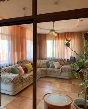 4-к квартира, вторичка, 145м2, 3/4 этаж