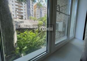 3-к квартира, вторичка, 65м2, 1/4 этаж