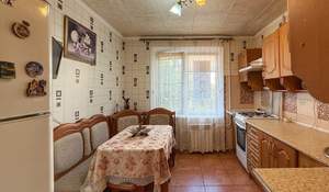 3-к квартира, вторичка, 61м2, 1/4 этаж