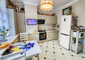 2-к квартира, вторичка, 72м2, 1/5 этаж