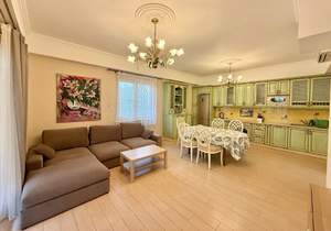 2-к квартира, вторичка, 79м2, 1/5 этаж