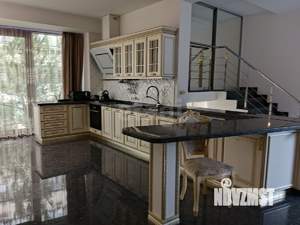 3-к квартира, вторичка, 177м2, 4/4 этаж