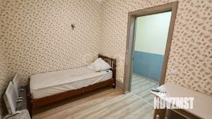 2-к квартира, вторичка, 39м2, 1/4 этаж