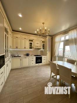 4-к квартира, вторичка, 102м2, 2/8 этаж