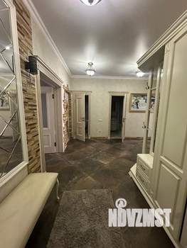 2-к квартира, вторичка, 100м2, 1/8 этаж