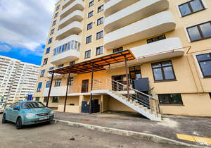 2-к квартира, вторичка, 70м2, 1/9 этаж