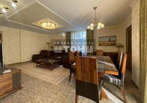 4-к квартира, вторичка, 210м2, 2/6 этаж