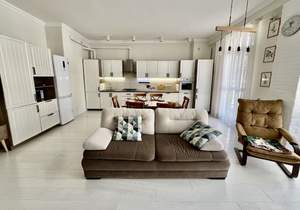 2-к квартира, вторичка, 76м2, 3/8 этаж