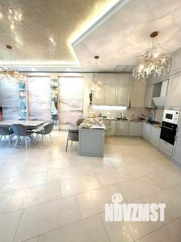 2-к квартира, вторичка, 101м2, 1/8 этаж