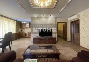 4-к квартира, вторичка, 210м2, 2/6 этаж