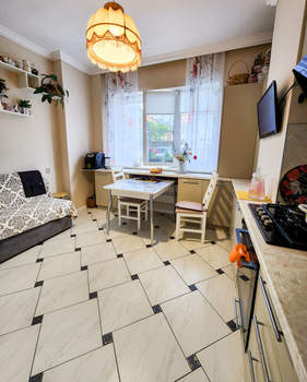 2-к квартира, вторичка, 72м2, 1/5 этаж