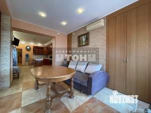 3-к квартира, вторичка, 145м2, 2/6 этаж