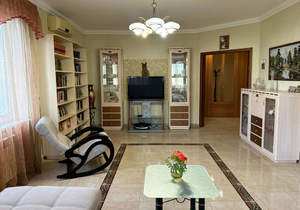 2-к квартира, вторичка, 80м2, 5/10 этаж