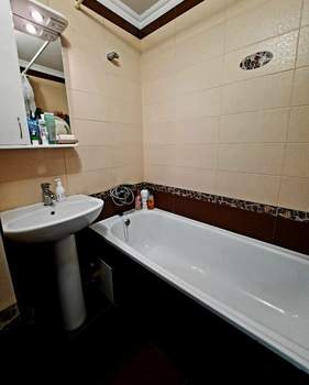 3-к квартира, вторичка, 63м2, 2/2 этаж