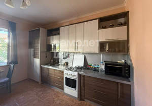 2-к квартира, вторичка, 71м2, 1/4 этаж