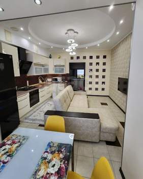 2-к квартира, вторичка, 80м2, 3/3 этаж