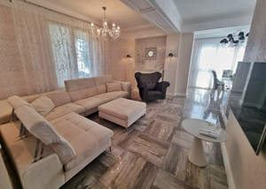 2-к квартира, вторичка, 130м2, 2/6 этаж